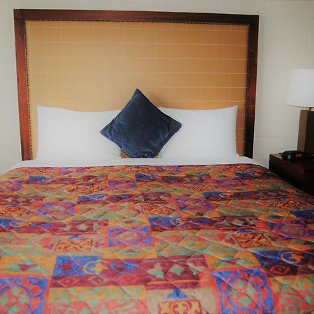 Derrick Motel Edmonton Bagian luar foto