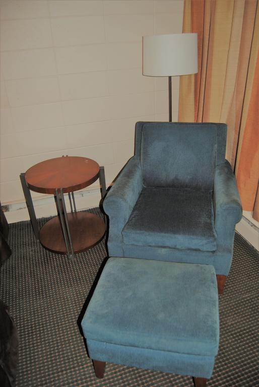 Derrick Motel Edmonton Bagian luar foto