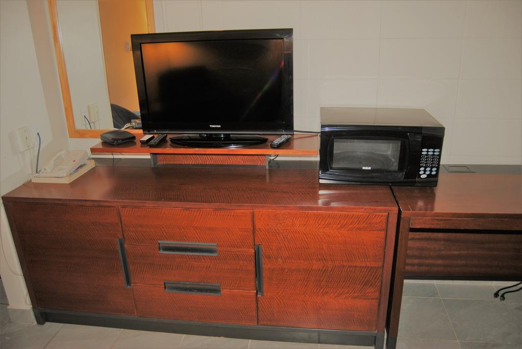 Derrick Motel Edmonton Bagian luar foto