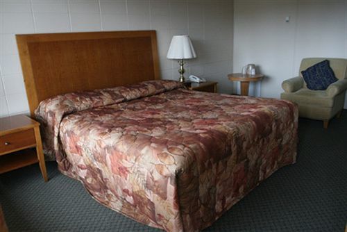 Derrick Motel Edmonton Bagian luar foto