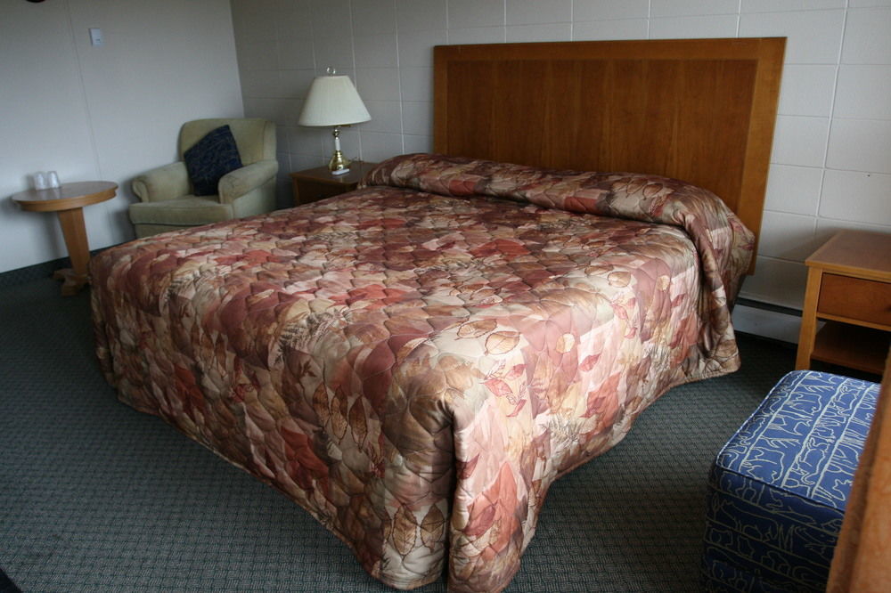 Derrick Motel Edmonton Bagian luar foto