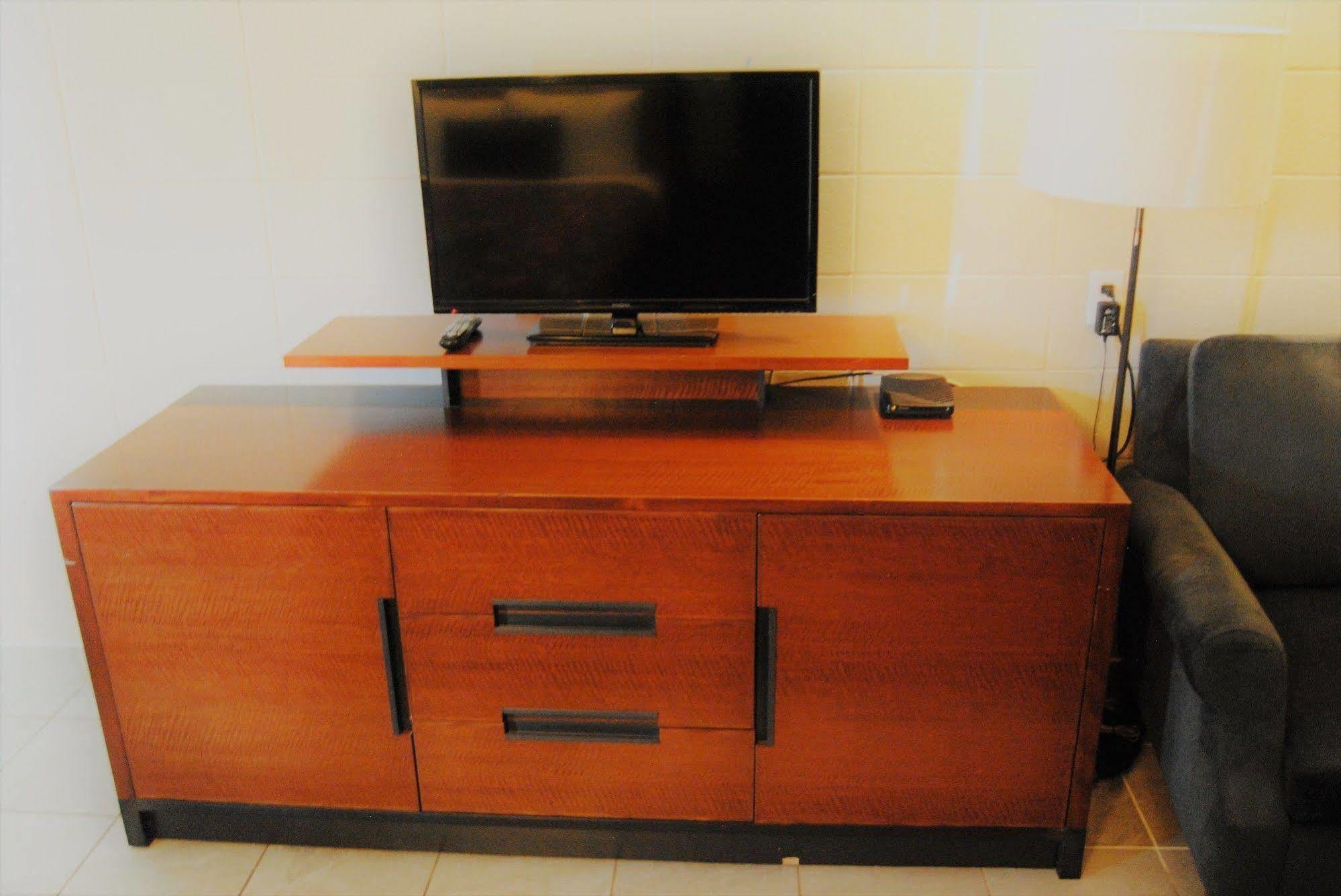 Derrick Motel Edmonton Bagian luar foto